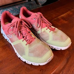 Women’s ON size 9 Cloudflow shoes